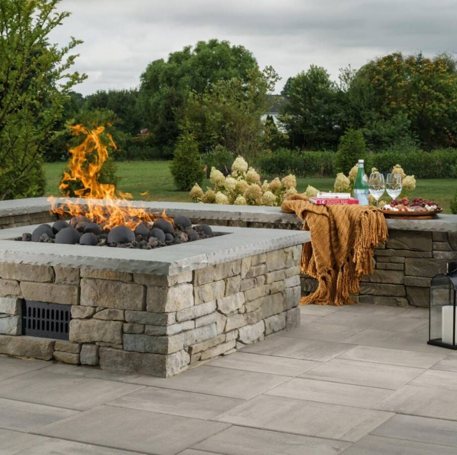 Belgard's/EP Henry Cast Stone Wall | Delaware Hardscape Supply, LLC
